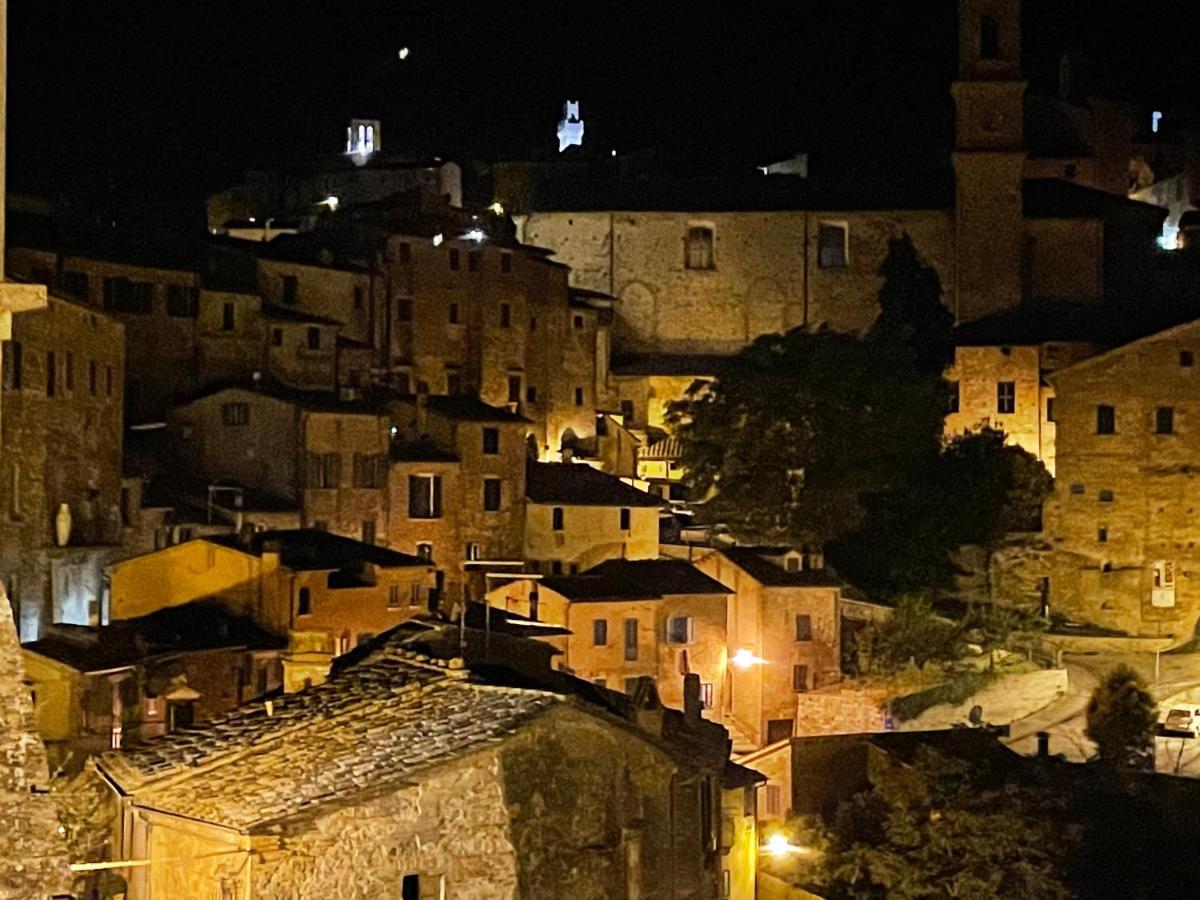 Pulcinella Tipico Centro Storico * Montepulciano Stazione